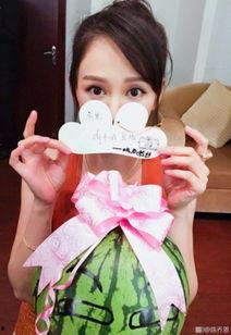 和粉丝跳舞吃瓜,欢乐时光无限